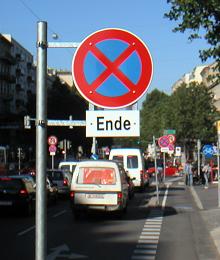 Dubios montierte Verkehrszeichen