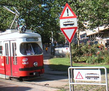 Straßenbahnlinie 2 kreuzt